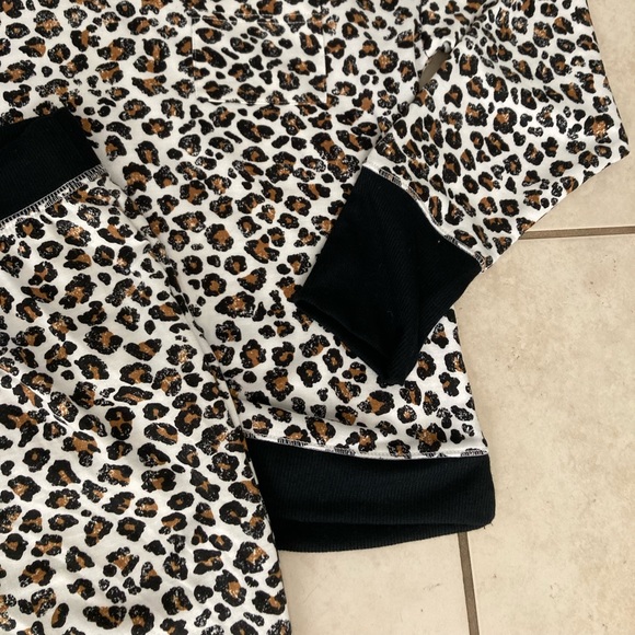 Splendid 2 piece jogger and sweater set - size M 🌻 - Picture 3 of 7